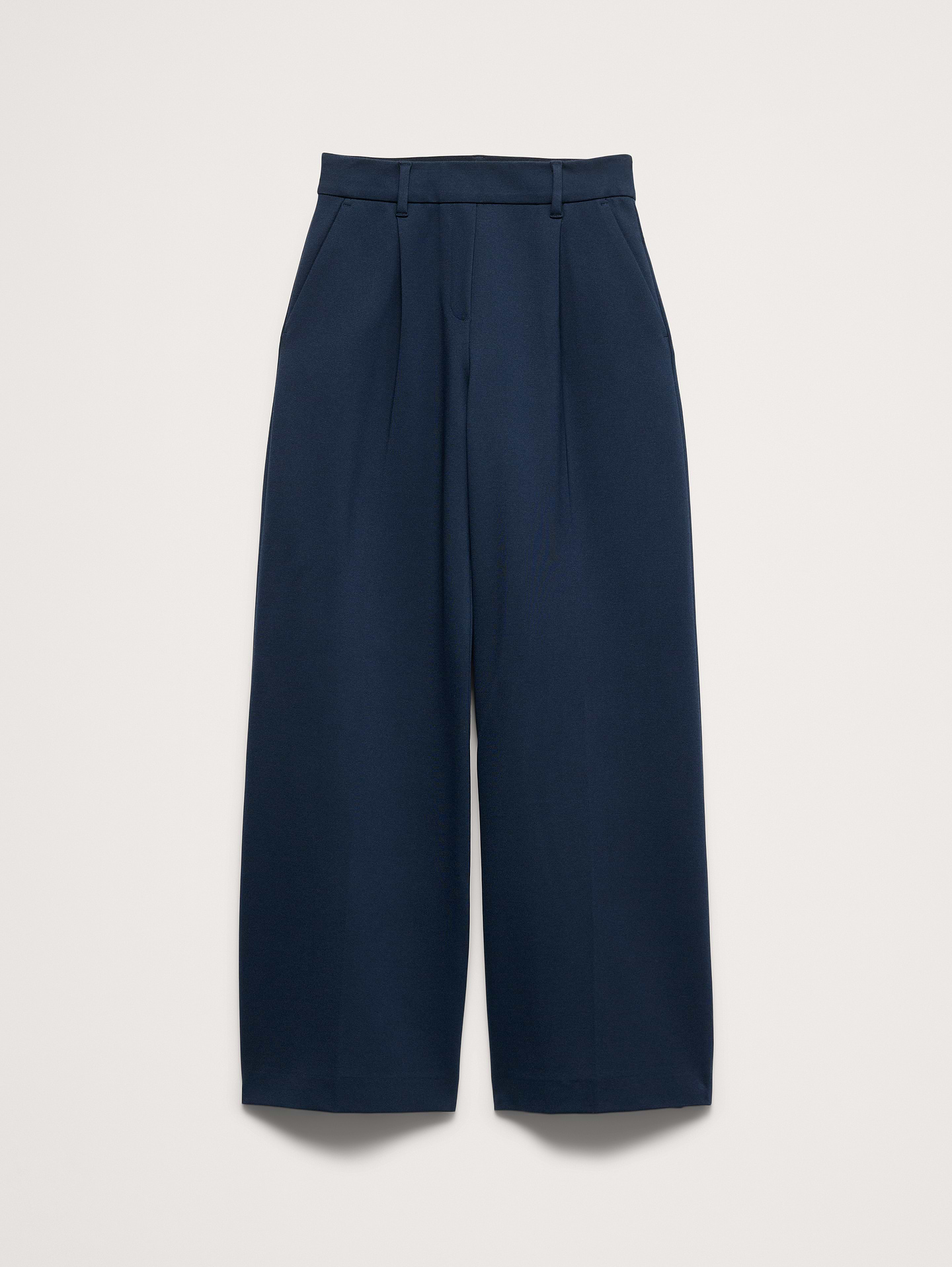 L'image numéro 4 présente Pantalon à taille haute élastique, jambe large, en tricot point de Rome fluide