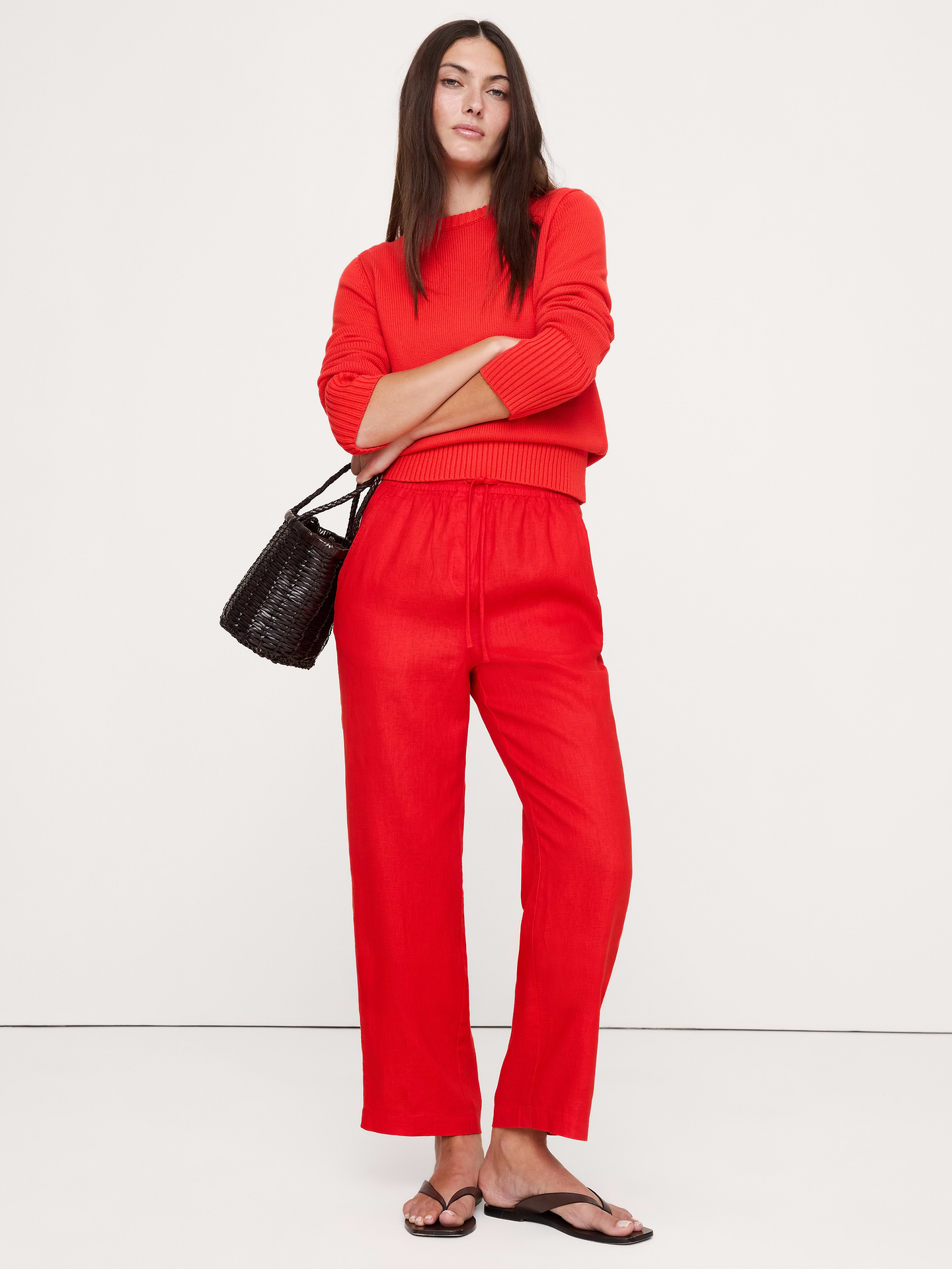 L'image numéro 5 présente Pantalon droit à taille extensible en lin Escapade