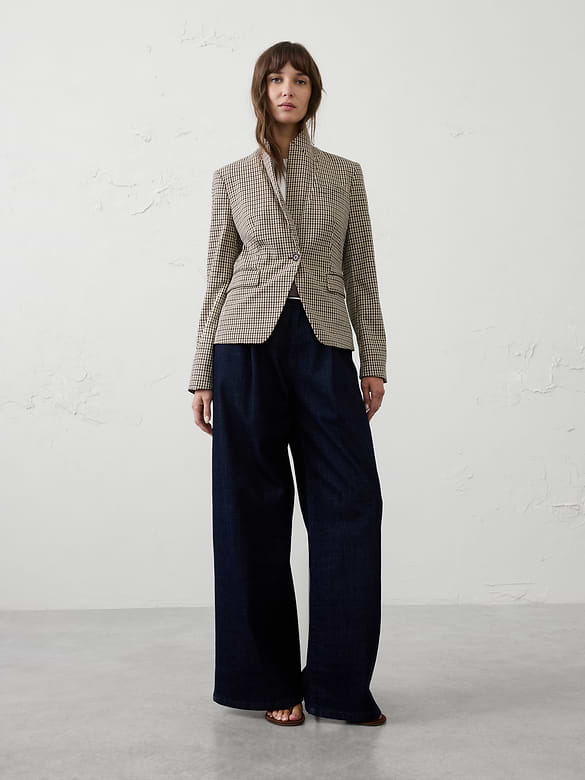 Sculpted Stretch Classic Blazer