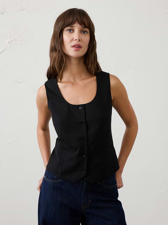 Sculpted Stretch Vest