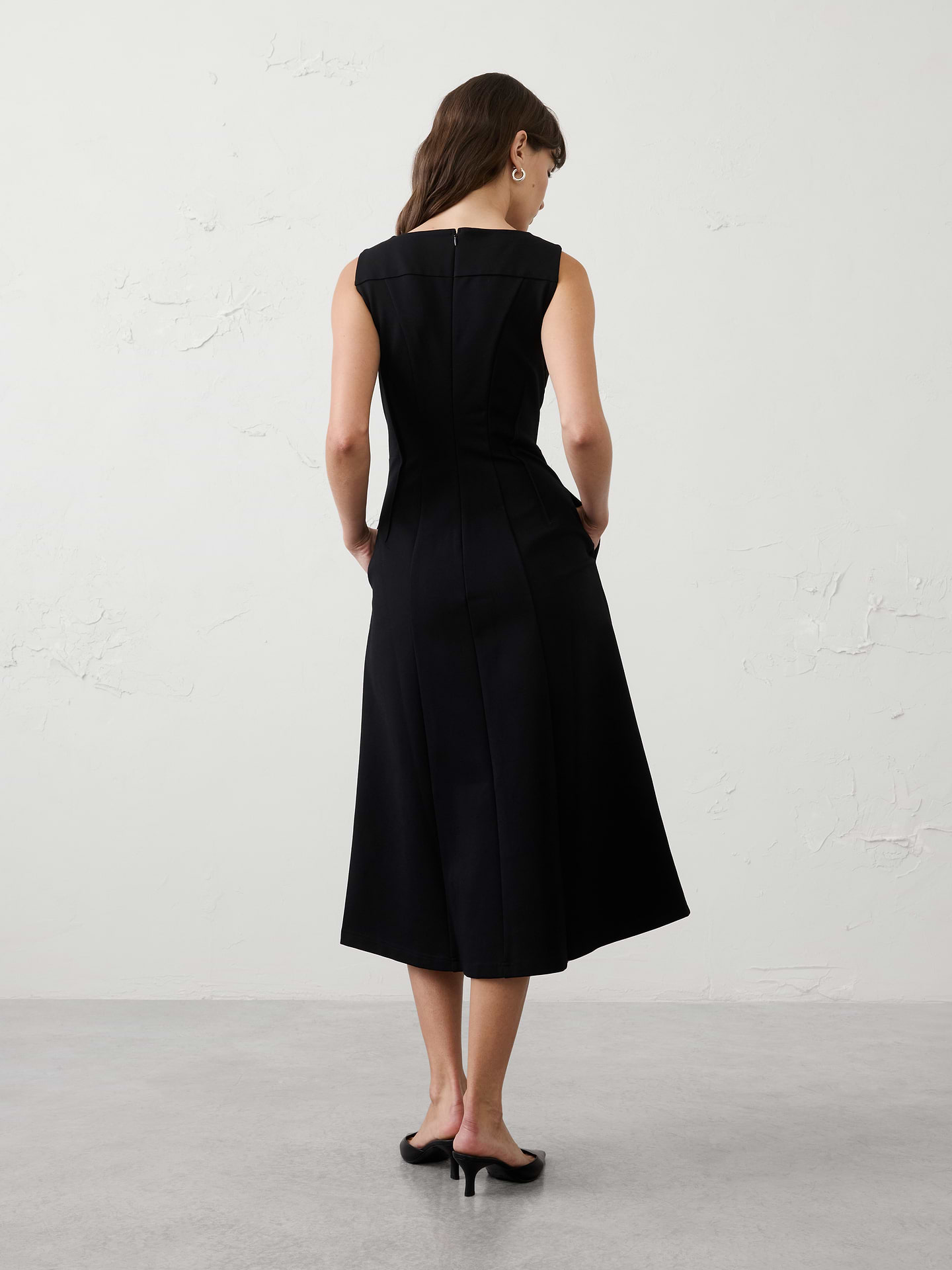 L'image numéro 2 présente Robe mi-longue en tricot point de Rome