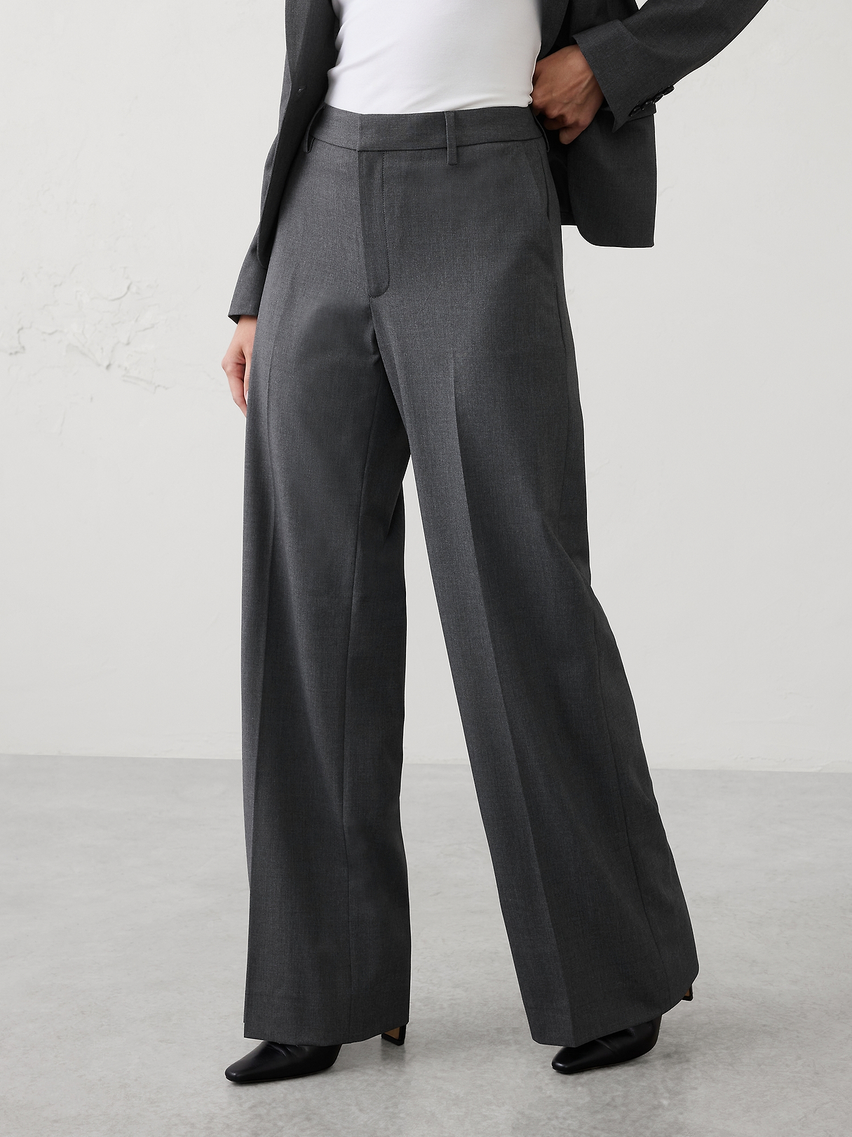 Wide-Leg High-Rise Sculpted Trouser | Banana Republic Factory