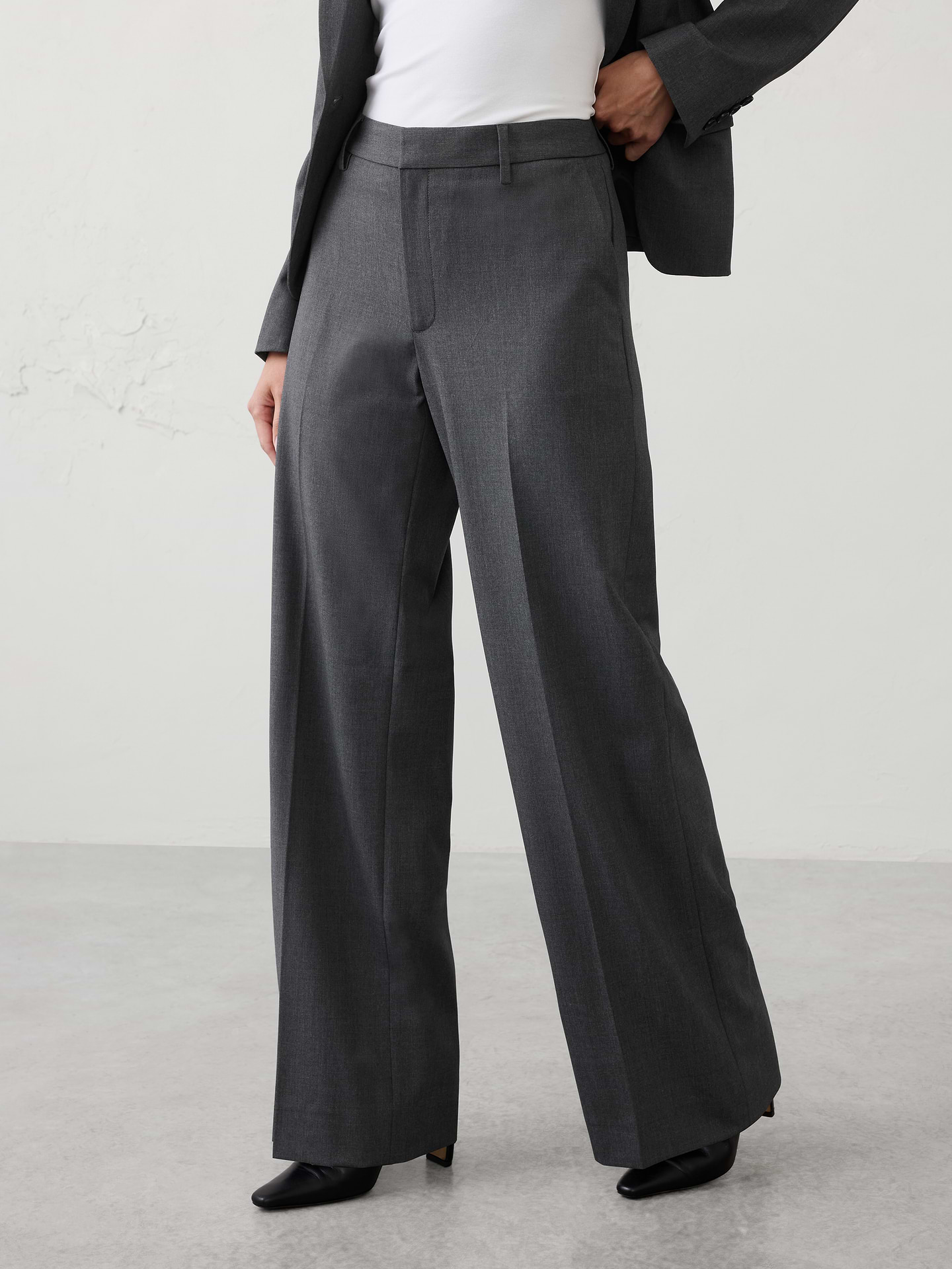 Image number 3 showing, Wide-Leg High-Rise Sculpted Trouser