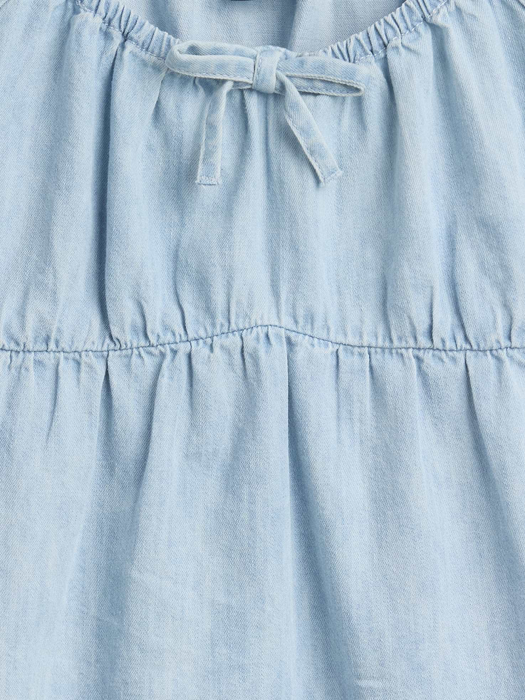 L'image numéro 5 présente Haut à manches bouffantes en denim pour Enfant