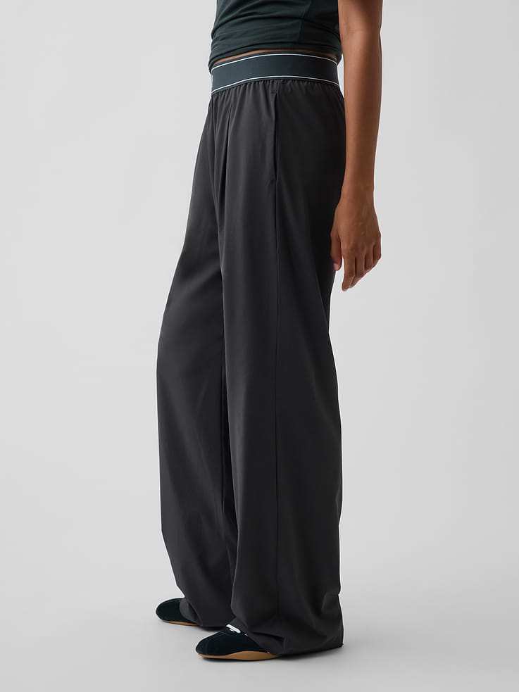 Image number 3 showing, GapFit Pleated Easy Logo Pants