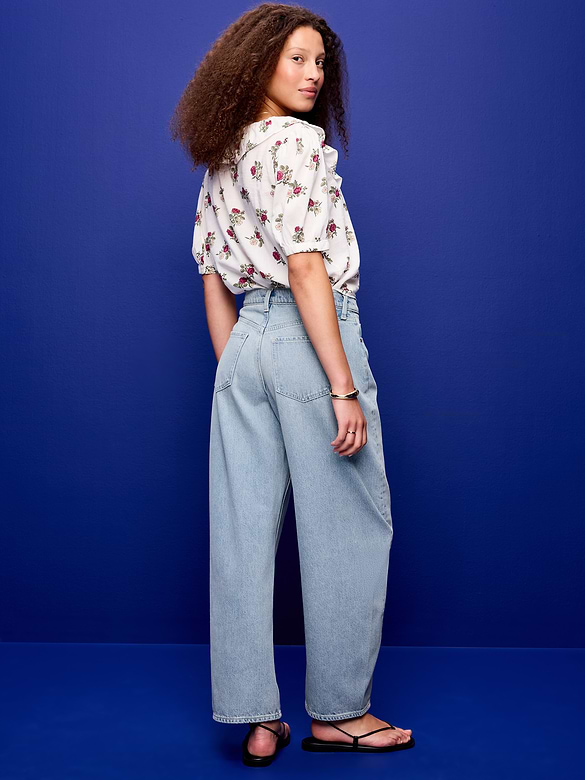 The Arc Mid-Rise Barrel Jeans
