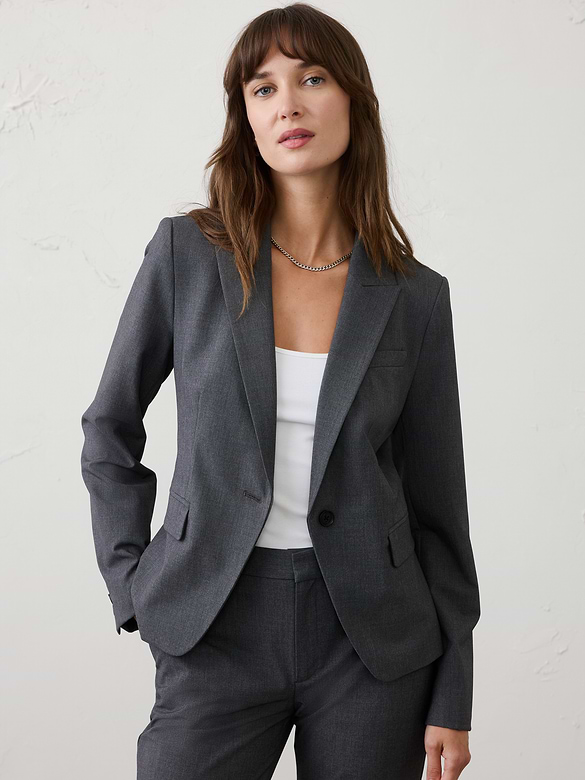 Sculpted Stretch Classic Blazer