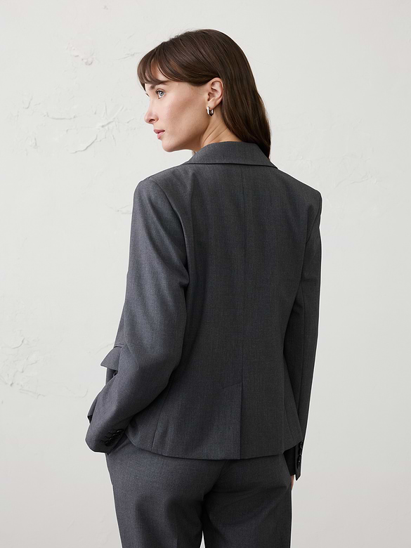 Sculpted Stretch Classic Blazer