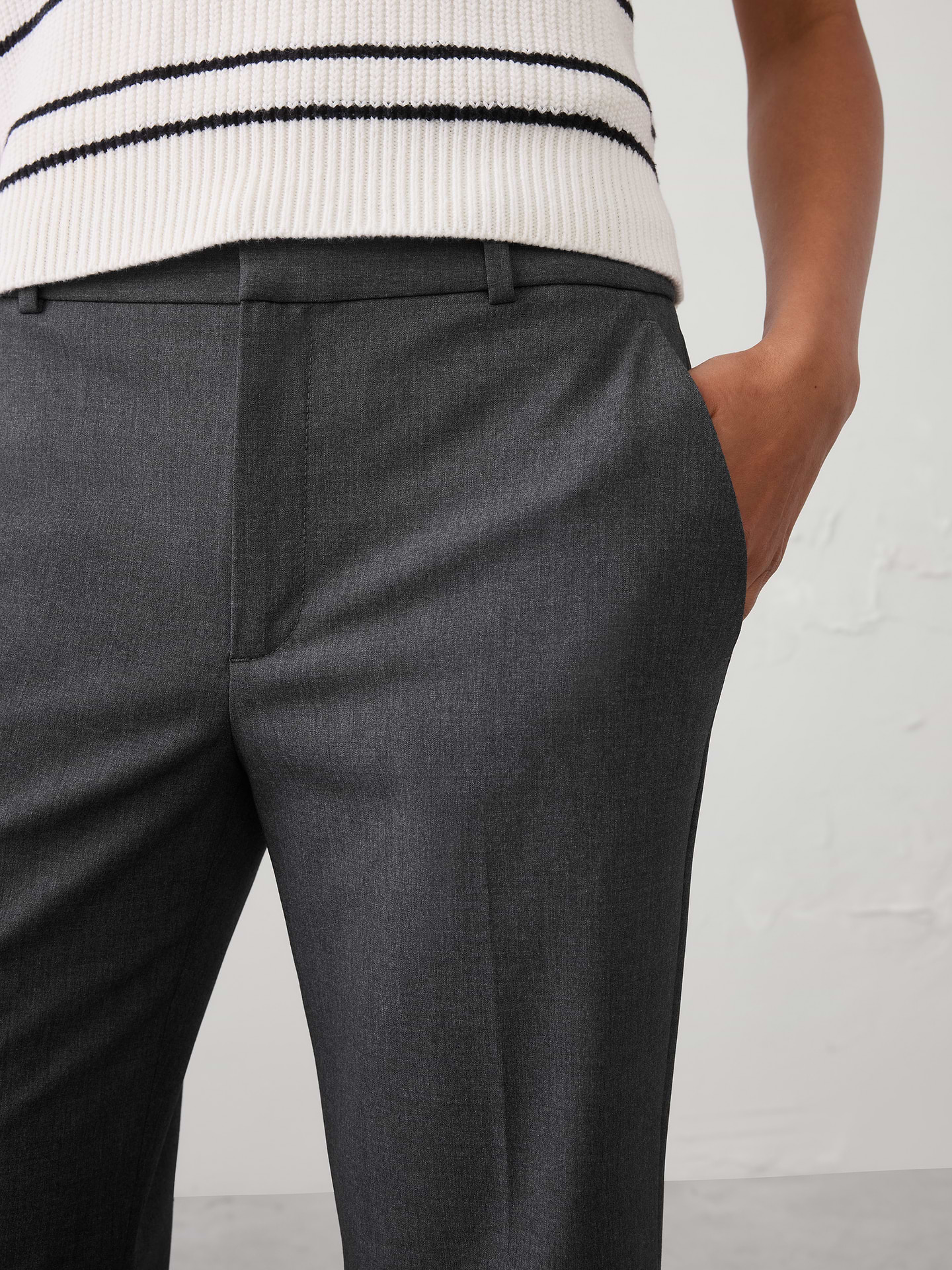 Image number 3 showing, Mid-Rise Sculpted Stretch Pant