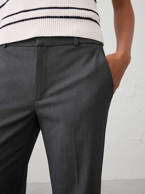 Mid-Rise Sculpted Stretch Pant
