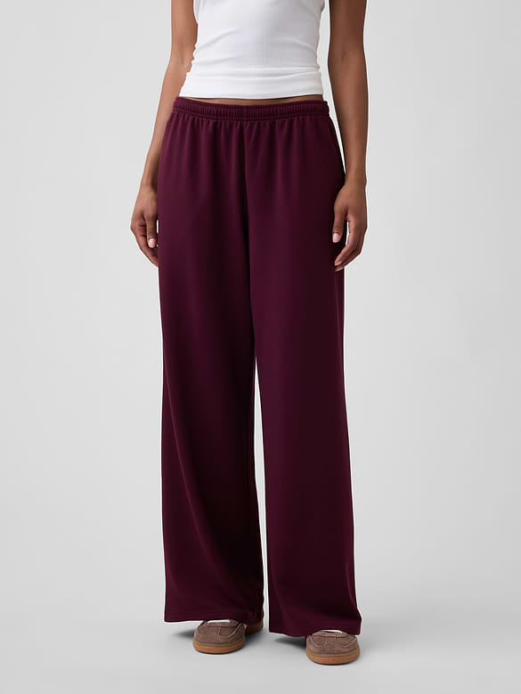 CloudLight Relaxed Wide-Leg Sweatpants