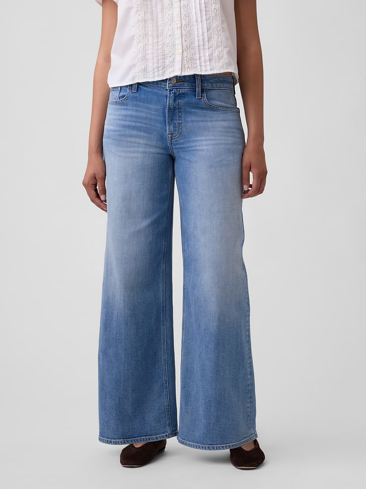 Image number 2 showing, Curvy Mid Rise Wide-Leg Jeans