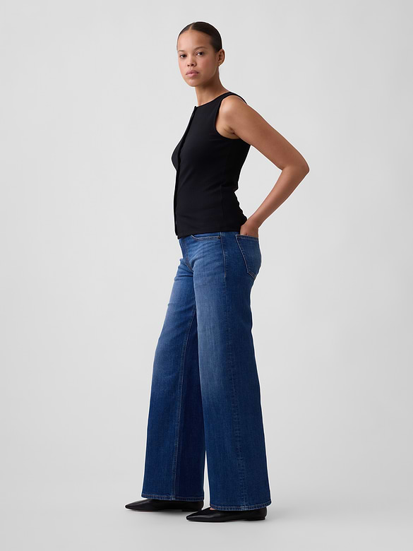 Curvy Mid Rise Wide-Leg Jeans