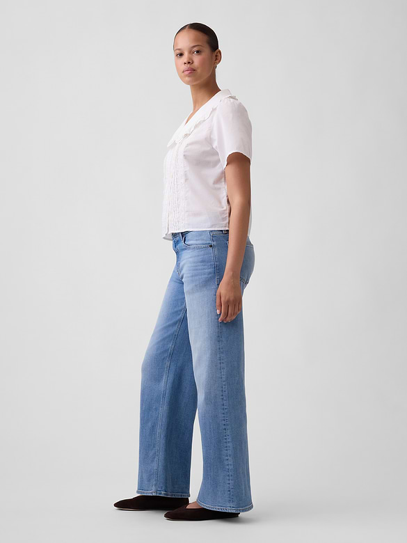 Curvy Mid Rise Wide-Leg Jeans