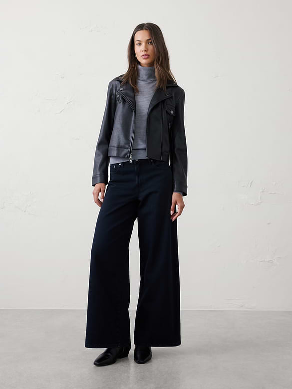Wide-Leg Mid-Rise Jean