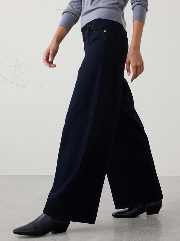 Wide-Leg Mid-Rise Jean