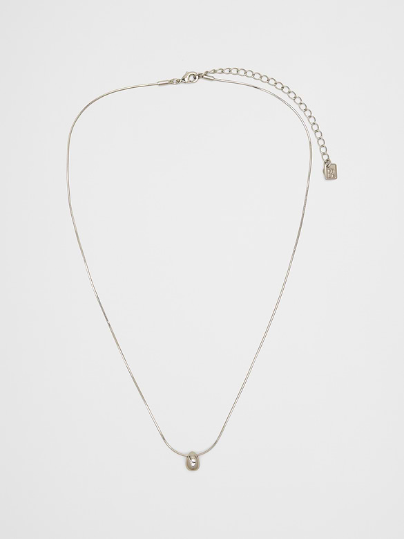 Single Layer Solid Pendant Necklace