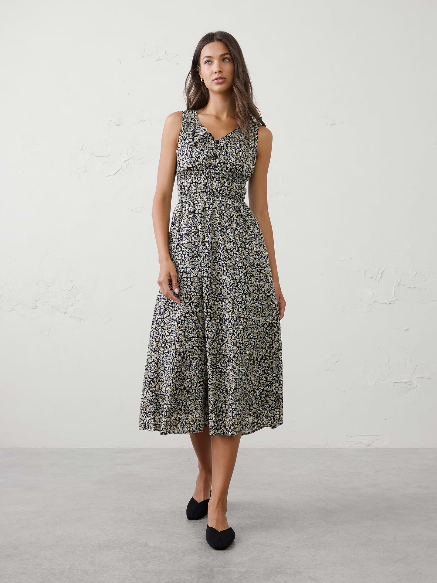 Image number 1 showing, Elastic Detail Midi Dress