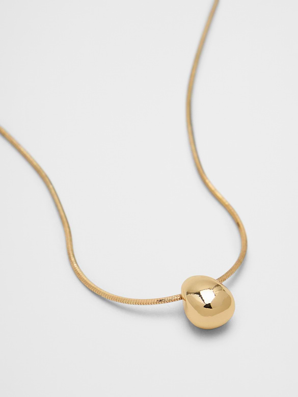 Single Layer Solid Pendant Necklace
