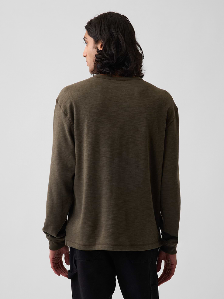 L'image numéro 3 présente T-shirt décontracté henley