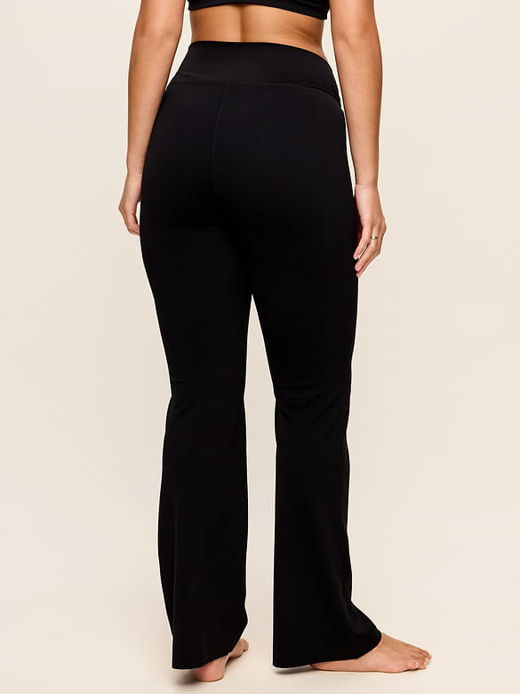 Crossover-Waist StudioSmooth Flare Leggings