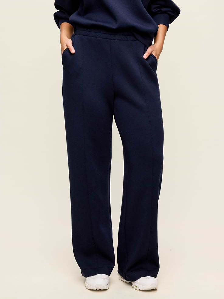 Image number 5 showing, High-Waisted Bounce Fleece Wide-Leg Sweatpants