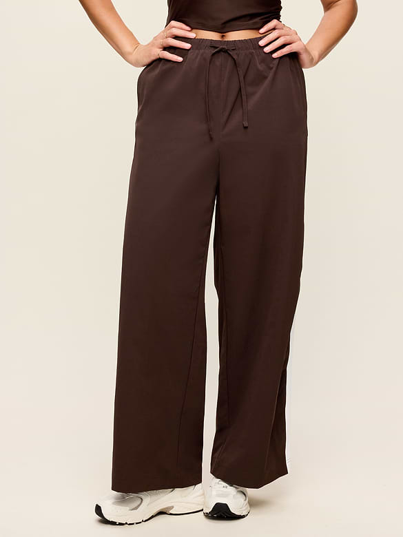High-Waisted TrekTech Lightweight Woven Active Pants