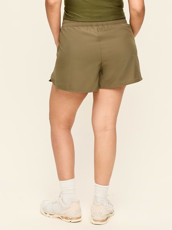 Extra High-Waisted Crinkle Run Shorts -- 3-inch inseam