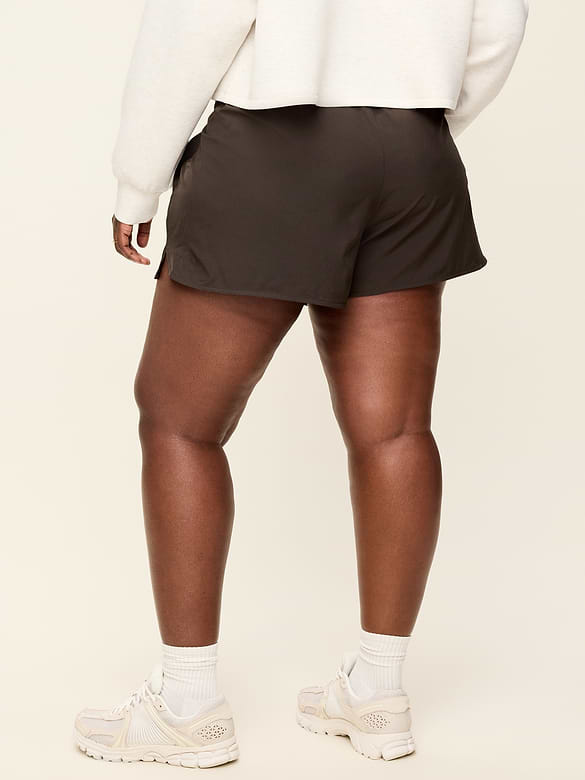 Extra High-Waisted Crinkle Run Shorts -- 3-inch inseam