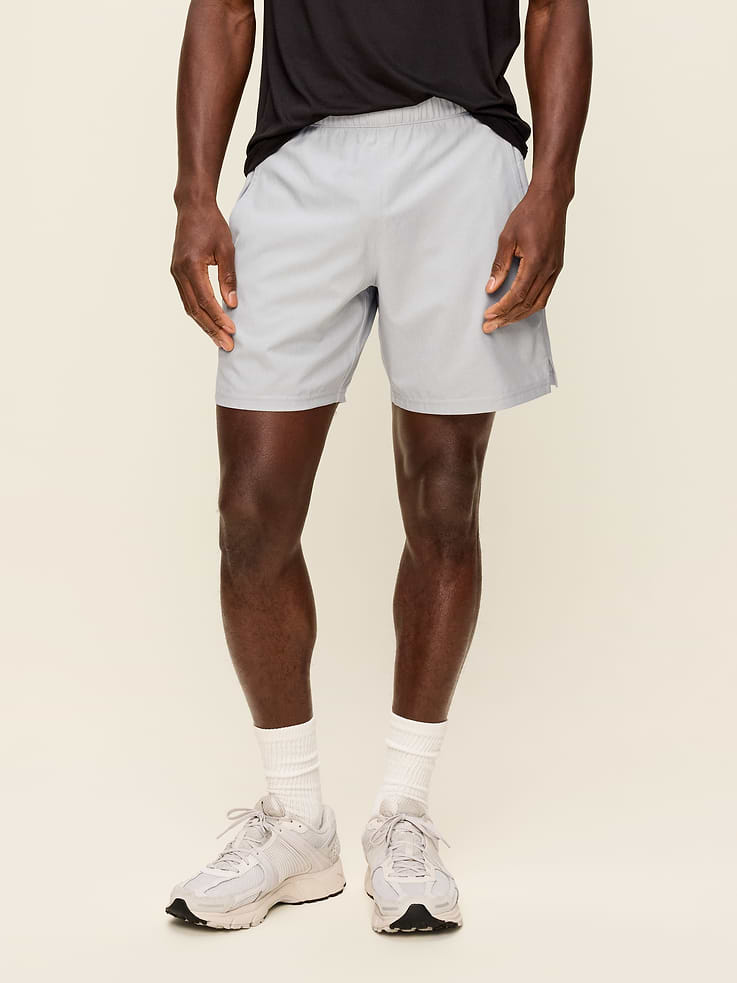 L'image numéro 1 présente Short d’entraînement tissé StretchTech, entrejambe de 18 cm