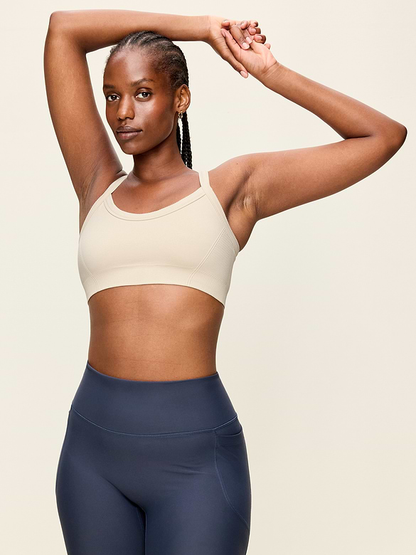 Light Support Fluid Seamless Ribbed Sports Bra