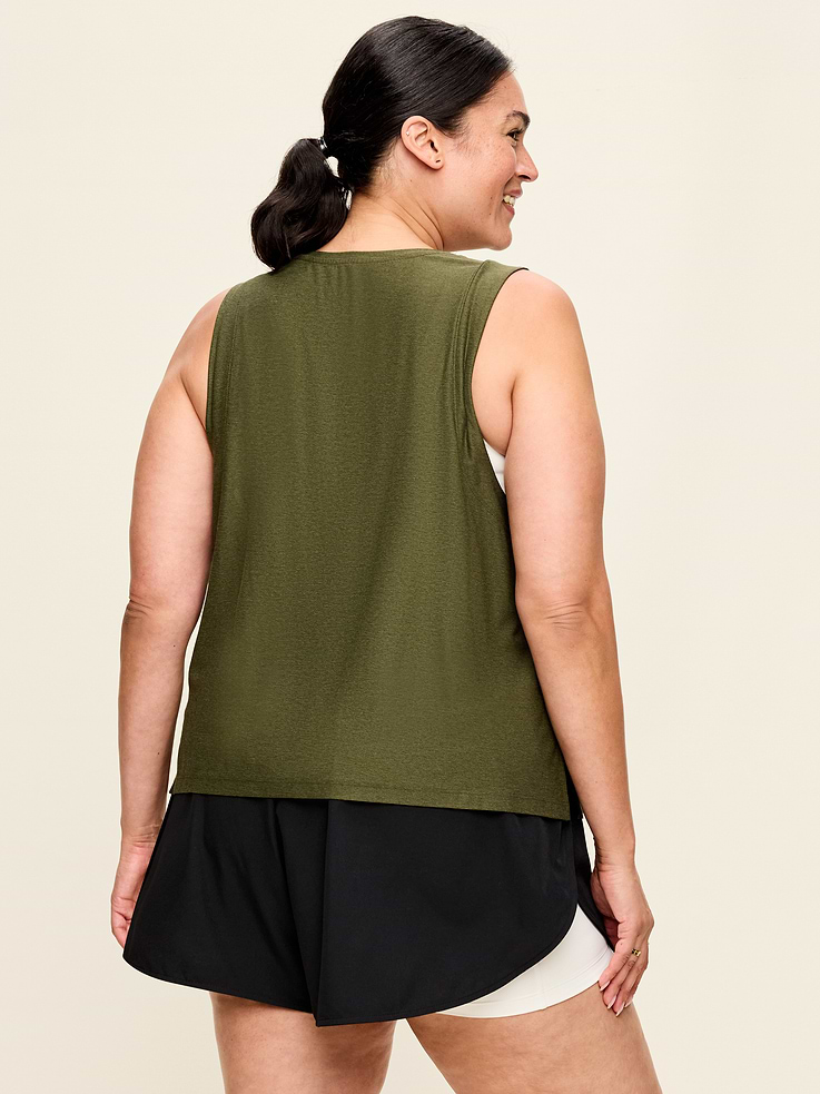 L'image numéro 8 présente T-shirt Doux nuage 94 à ourlet fendu pour Femme