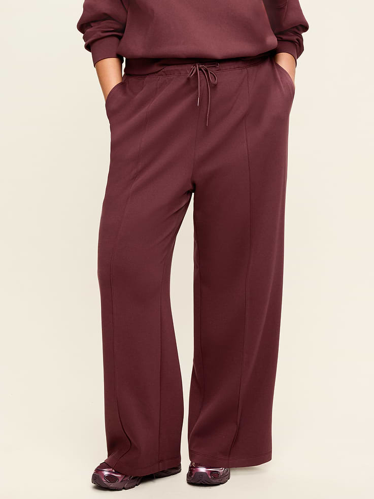 Image number 8 showing, Mid-Rise Dynamic Fleece Textured Wide-Leg Sweatpants