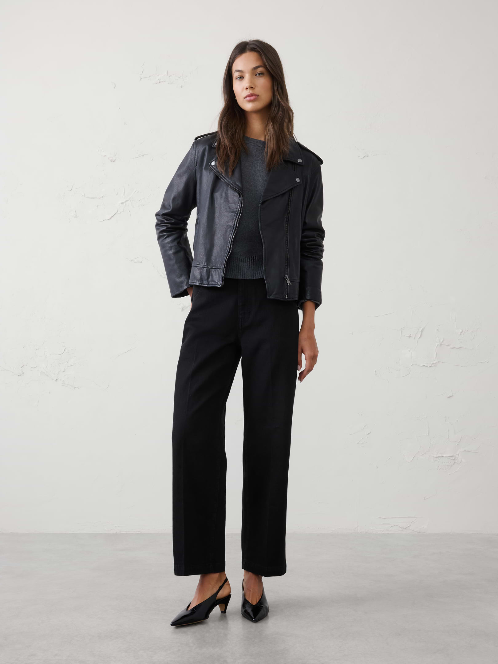 L'image numéro 1 présente Jean raffiné droit à taille haute