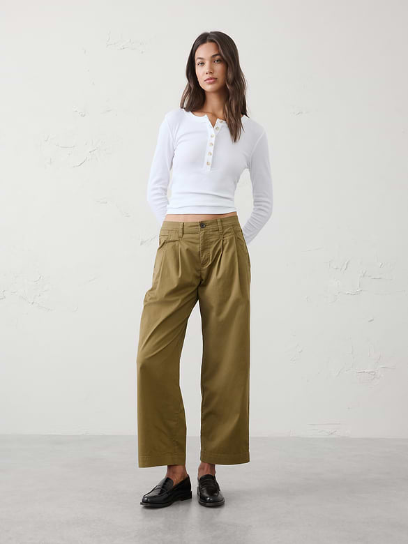 Straight Mid-Rise Twill Pleated Pant