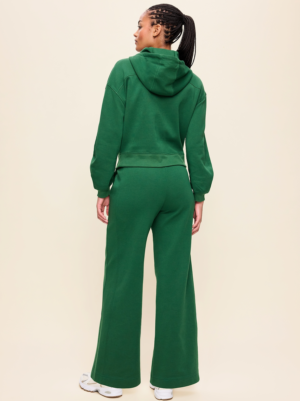 Extra High-Waisted Dynamic Fleece Wide-Leg Sweatpants | Old Navy
