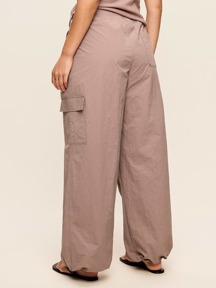 Image number 7 showing, Mid-Rise Woven Utility Pants