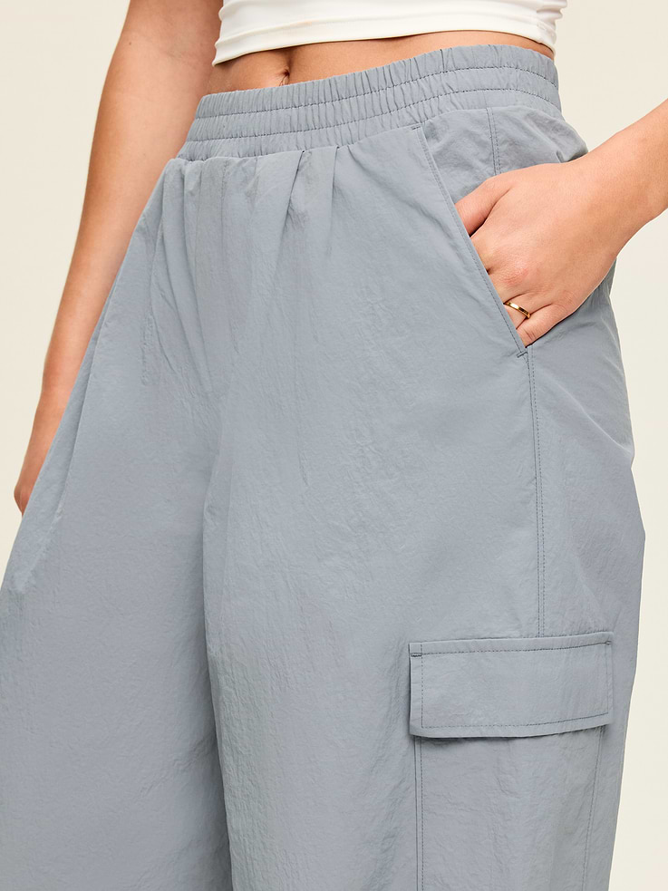 L'image numéro 5 présente Pantalon utilitaire tissé à taille mi-basse