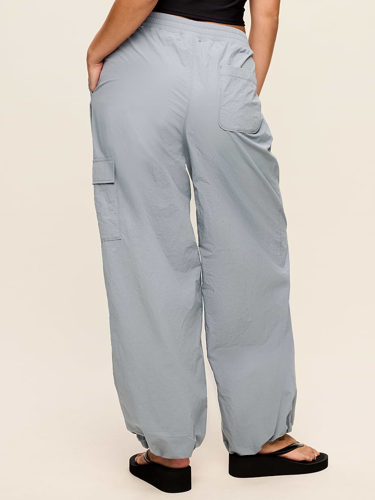 L'image numéro 7 présente Pantalon utilitaire tissé à taille mi-basse