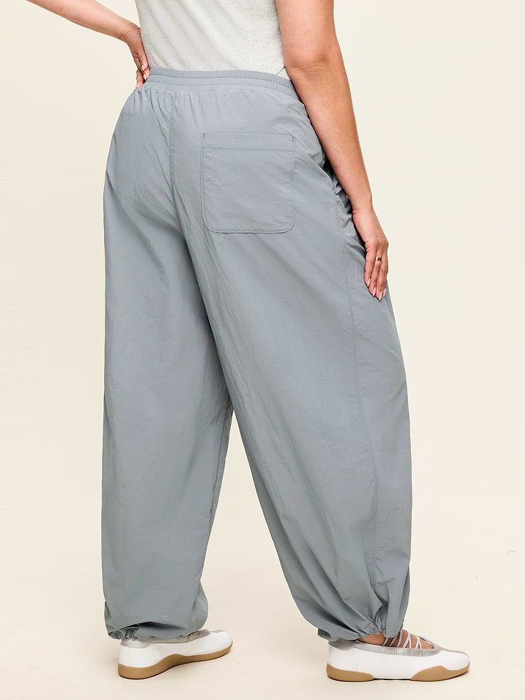 L'image numéro 9 présente Pantalon utilitaire tissé à taille mi-basse