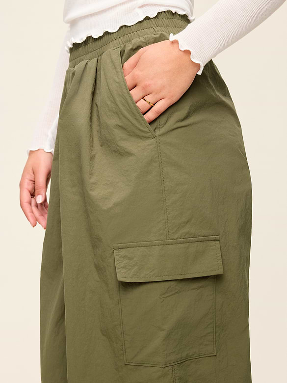 Mid-Rise Adjustable Active Woven Utility Pants