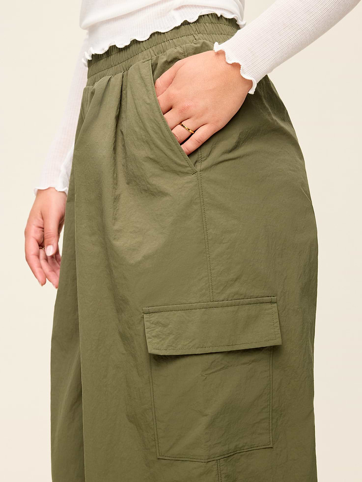 Image number 6 showing, Mid-Rise Woven Utility Pants