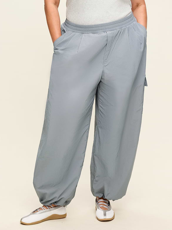 Mid-Rise Adjustable Active Woven Utility Pants