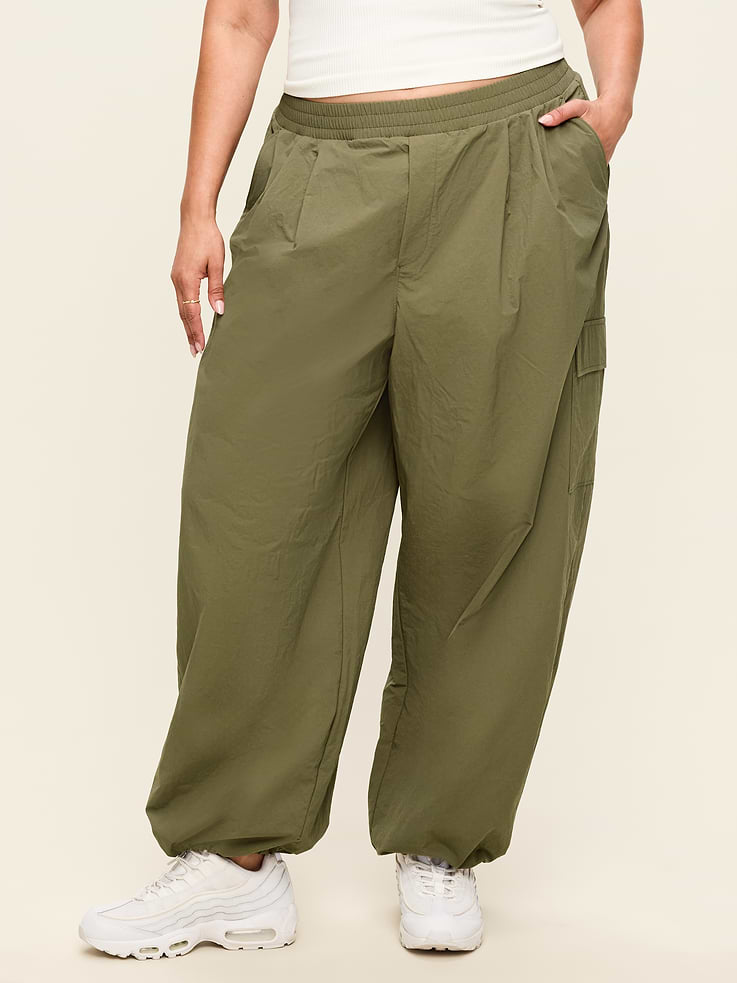 Image number 9 showing, Mid-Rise Woven Utility Pants