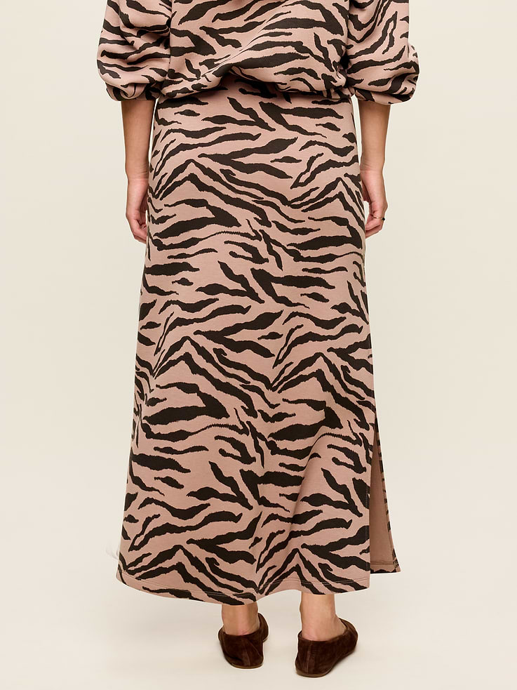 Image number 5 showing, High-Waisted Bounce Fleece Maxi Skirt