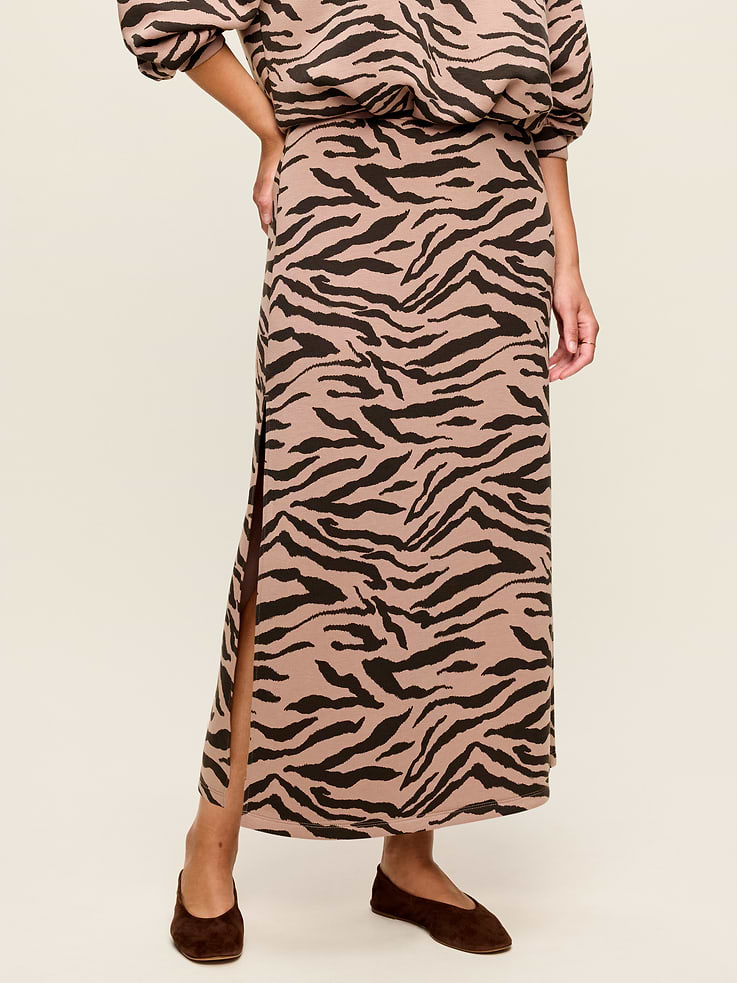Image number 4 showing, High-Waisted Bounce Fleece Maxi Skirt