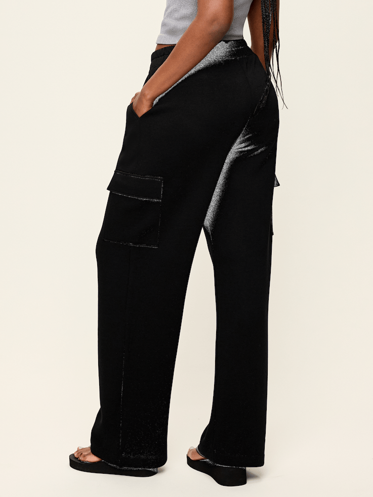 L'image numéro 6 présente Pantalon cargo jambe large à taille haute en molleton raffiné