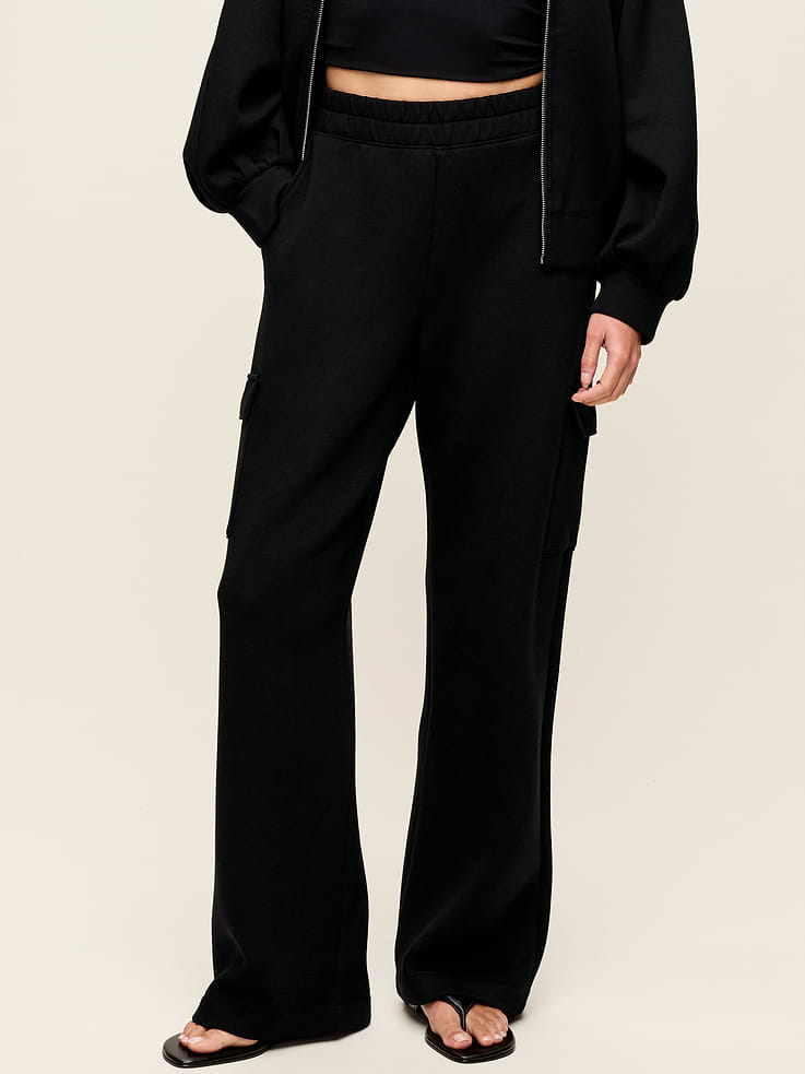 L'image numéro 1 présente Pantalon cargo jambe large à taille haute en molleton raffiné