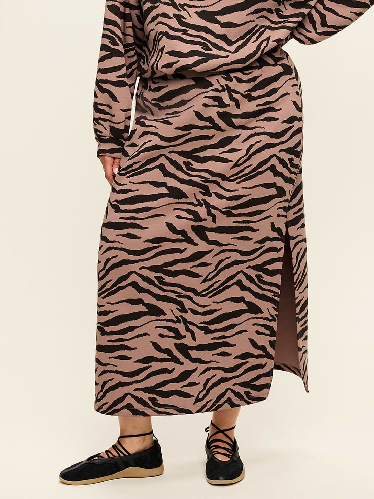 Image number 6 showing, High-Waisted Bounce Fleece Maxi Skirt