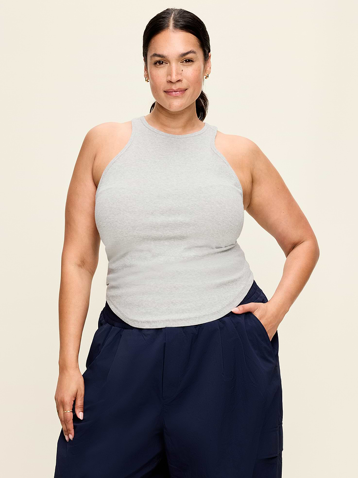 L'image numéro 4 présente Camisole côtelée ajustée NuageLéger